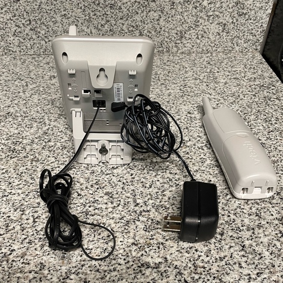 VTech 5.8 Ghz Single Line Cordless Phone w/ Caller ID, White Telephone - Picture 4 of 10